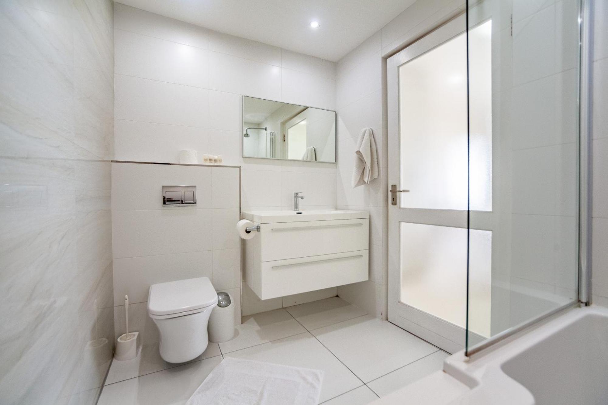 Luxury Private Beachfront 2 Bedroom Dolphin Apartment, Blouberg, Cape Town Exterior photo