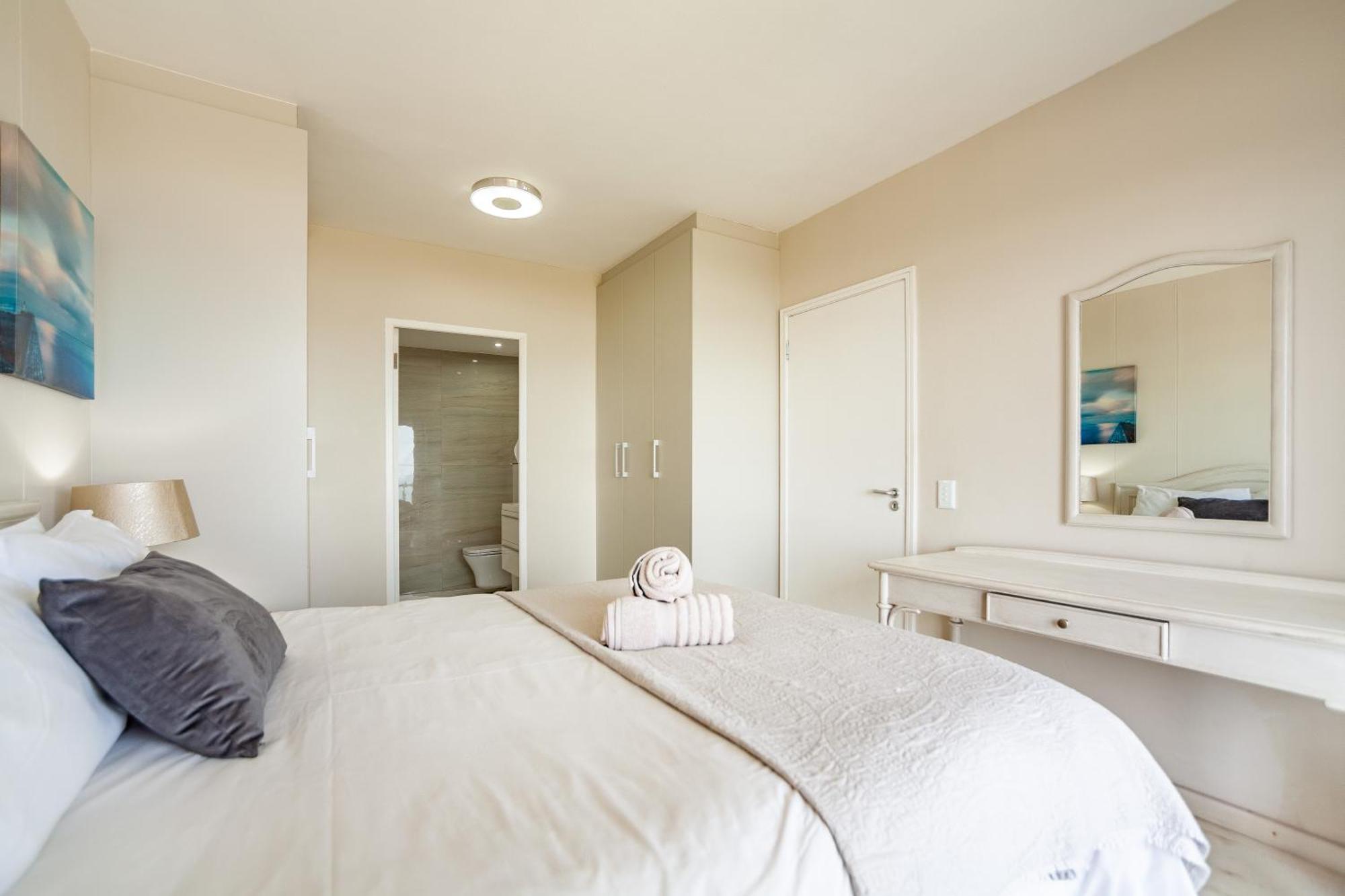Luxury Private Beachfront 2 Bedroom Dolphin Apartment, Blouberg, Cape Town Exterior photo